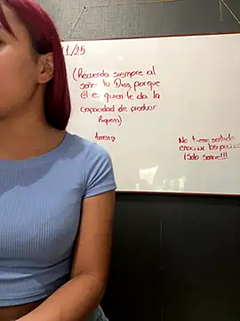 Snapshot of JuliethaDemon_ chatting on November 11, 2025, 12:27 pm JuliethaDemon online show from November 11, 2025, 12:27 pm