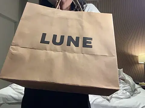 Snapshot of yuu-chan_ chatting on November 23, 2025, 9:20 am yuu-chan online show from November 23, 2025, 9:20 am