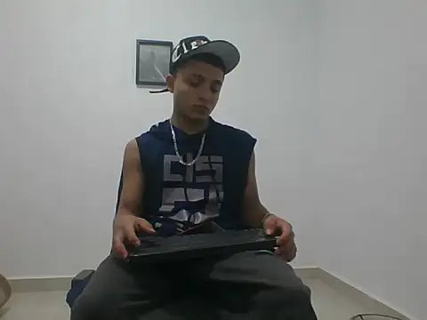 yissus 20  online show from November 6, 2025, 4:35 am