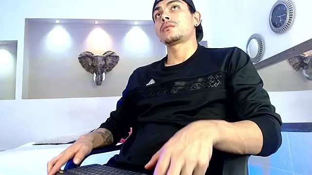 Snapshot of Tommy_kurtt chatting on November 1, 2025, 10:28 am Tommy kurtt online show from November 1, 2025, 10:28 am