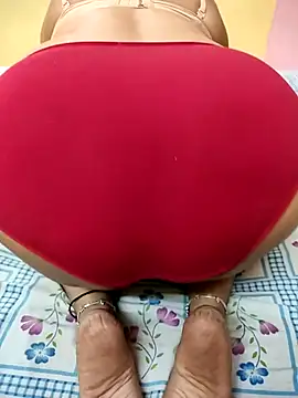 hotti-rashmi online show from December 3, 2025, 7:45 pm