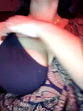 Snapshot of annanya01 chatting on December 5, 2025, 2:25 pm annanya01 online show from December 5, 2025, 2:25 pm