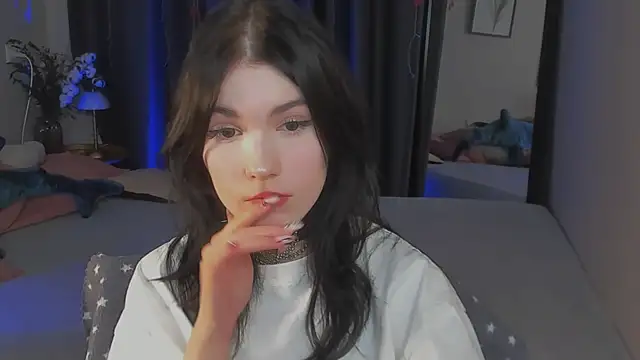 Sophie SkyAngel online show from November 27, 2025, 2:08 pm