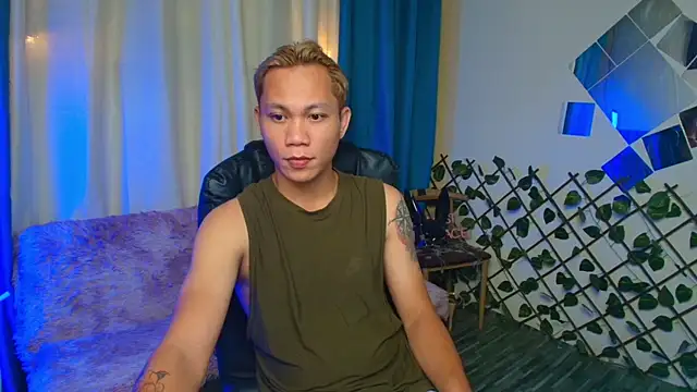 Snapshot of princenavheen chatting on May 26, 2026, 8:21 am princenavheen online show from May 26, 2026, 8:21 am