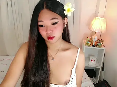 Malia cummer online show from June 26, 2026, 4:06 am