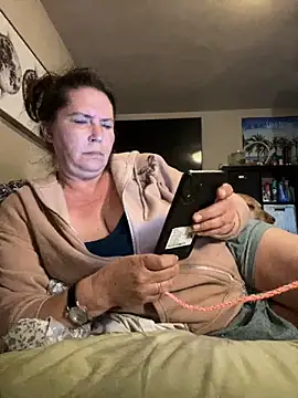 Snapshot of petalsexy chatting on October 13, 2025, 5:57 pm petalsexy online show from October 13, 2025, 5:57 pm