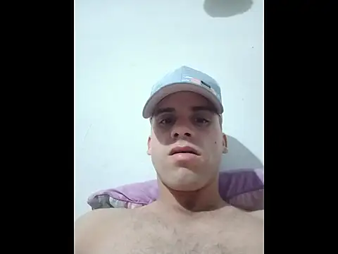 Snapshot of alex-golden chatting on December 15, 2025, 2:16 am alex-golden online show from December 15, 2025, 2:16 am