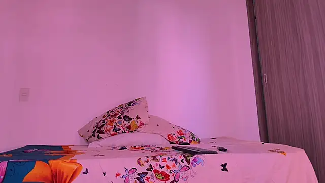 dreamsussi online show from July 14, 2026, 7:08 pm