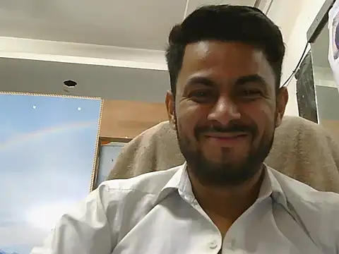 ursdreamperson online show from April 28, 2026, 2:27 am
