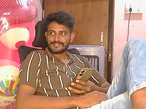 krishjaat43 online show from April 23, 2026, 1:02 pm