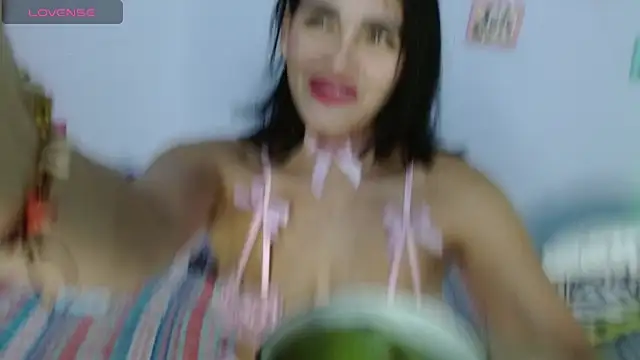 Snapshot of angelly__kate chatting on June 11, 2026, 1:27 am angelly kate online show from June 11, 2026, 1:27 am
