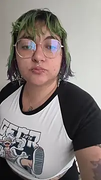 XxGreenGoodxX online show from May 10, 2026, 7:41 pm
