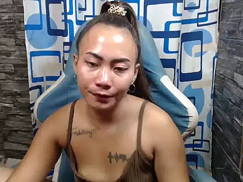 joanpetite online show from May 6, 2026, 11:32 pm