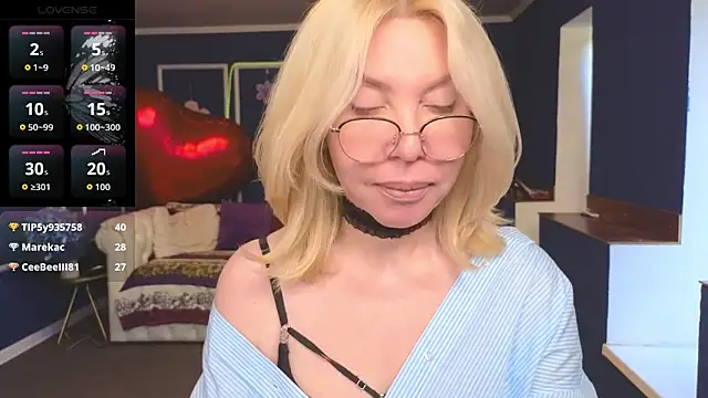 Snapshot of Wendy_Waves chatting on June 13, 2026, 12:25 pm Wendy Waves online show from June 13, 2026, 12:25 pm
