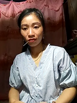 Snapshot of Phuongphuongg chatting on October 3, 2025, 5:59 am Phuongphuongg online show from October 3, 2025, 5:59 am