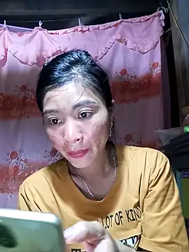 Snapshot of Phuongphuongg chatting on October 9, 2025, 4:10 am Phuongphuongg online show from October 9, 2025, 4:10 am