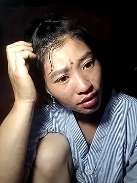 Snapshot of Phuongphuongg chatting on October 14, 2025, 1:45 pm Phuongphuongg online show from October 14, 2025, 1:45 pm