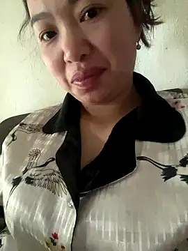 Snapshot of Nhung584 chatting on September 27, 2025, 12:15 am Nhung584 online show from September 27, 2025, 12:15 am