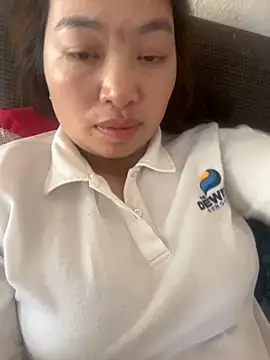 Snapshot of Nhung584 chatting on October 11, 2025, 5:50 am Nhung584 online show from October 11, 2025, 5:50 am