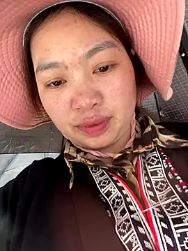 Snapshot of Nhung584 chatting on October 27, 2025, 5:33 am Nhung584 online show from October 27, 2025, 5:33 am