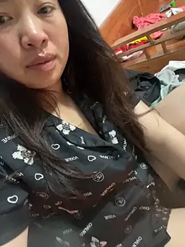 Snapshot of Nhung584 chatting on November 15, 2025, 12:56 pm Nhung584 online show from November 15, 2025, 12:56 pm