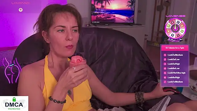 Snapshot of Witch_in_Silk chatting on September 23, 2025, 9:07 pm Witch in Silk online show from September 23, 2025, 9:07 pm