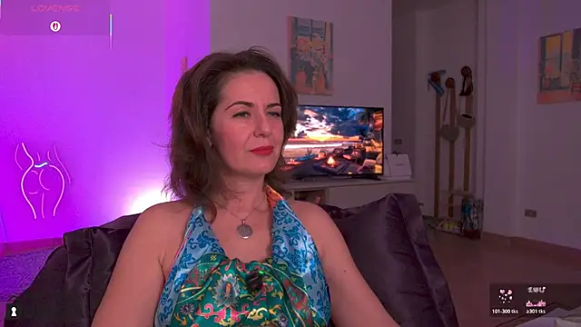 Snapshot of Witch_in_Silk chatting on October 31, 2025, 8:32 pm Witch in Silk online show from October 31, 2025, 8:32 pm