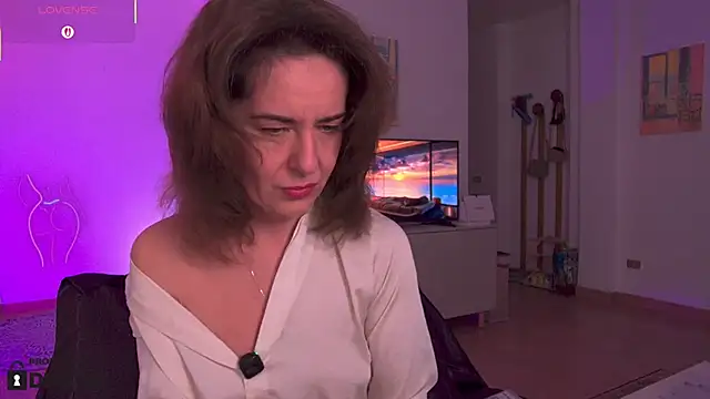 Snapshot of Witch_in_Silk chatting on November 8, 2025, 6:07 pm Witch in Silk online show from November 8, 2025, 6:07 pm