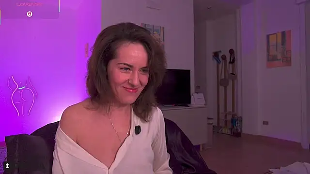 Snapshot of Witch_in_Silk chatting on November 12, 2025, 10:30 pm Witch in Silk online show from November 12, 2025, 10:30 pm