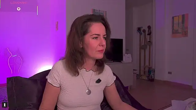 Snapshot of Witch_in_Silk chatting on November 14, 2025, 9:46 pm Witch in Silk online show from November 14, 2025, 9:46 pm