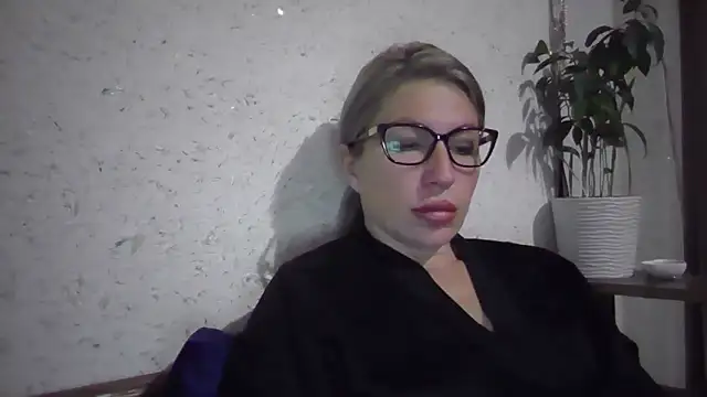 Snapshot of fox_red_lady7 chatting on November 13, 2025, 7:57 pm fox red lady7 online show from November 13, 2025, 7:57 pm