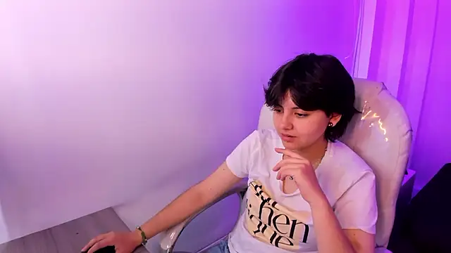 Nathaly ds online show from February 19, 2026, 7:32 pm