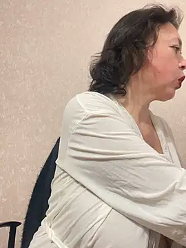 Kiravix online show from March 13, 2026, 6:36 pm