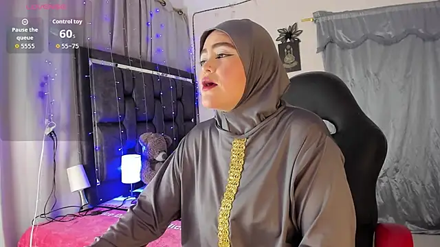 Snapshot of MarianFadel chatting on October 9, 2025, 12:25 pm MarianFadel online show from October 9, 2025, 12:25 pm