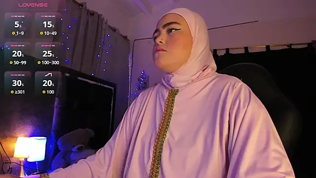 Snapshot of MarianFadel chatting on October 15, 2025, 12:27 pm MarianFadel online show from October 15, 2025, 12:27 pm