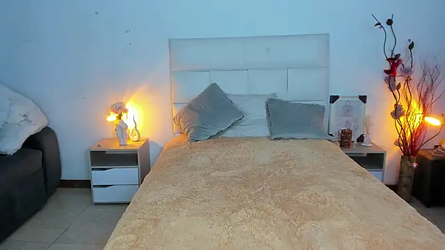 Snapshot of hannahdvil1 chatting on November 11, 2025, 11:43 am hannahdvil1 online show from November 11, 2025, 11:43 am