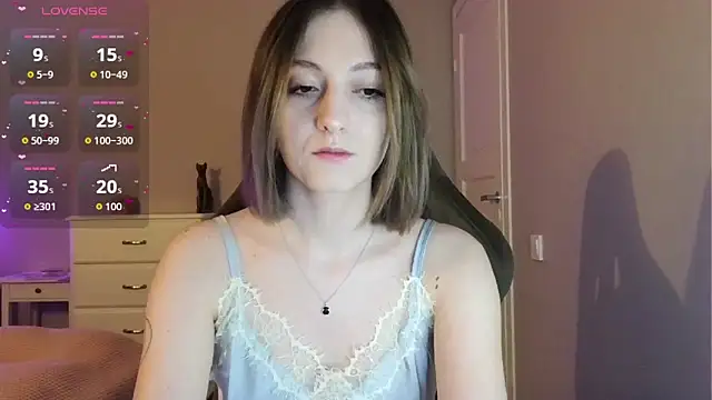 white liillyy online show from May 28, 2026, 9:01 pm