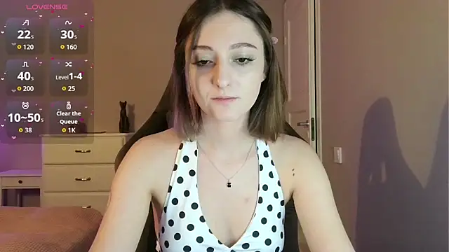 white liillyy online show from June 16, 2026, 9:06 pm