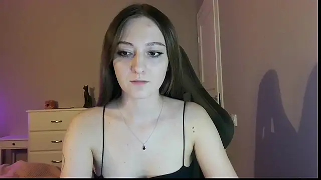 white liillyy online show from June 28, 2026, 9:21 pm