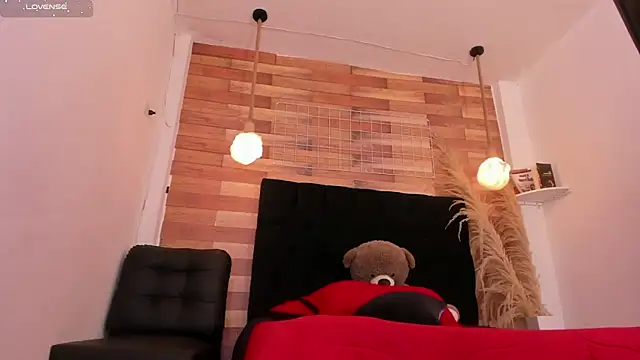 Emily brown04 online show from December 18, 2025, 11:16 am