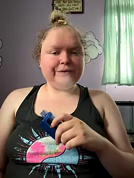 KadiSparkle online show from September 24, 2025, 3:37 pm