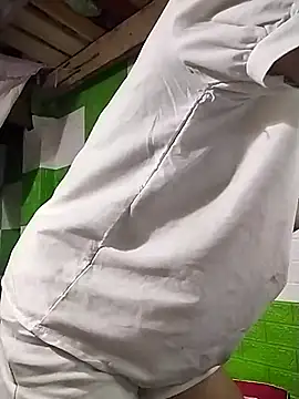 Snapshot of tdtd98 chatting on December 17, 2025, 4:07 am tdtd98 online show from December 17, 2025, 4:07 am