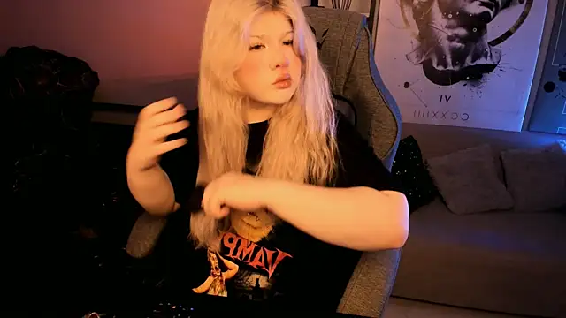 Snapshot of LilithNelson chatting on October 25, 2025, 5:51 pm LilithNelson online show from October 25, 2025, 5:51 pm