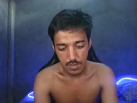 RowyCam online show from November 3, 2025, 11:59 pm