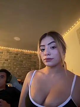 Snapshot of Melissa_coll chatting on November 28, 2025, 5:21 am Melissa coll online show from November 28, 2025, 5:21 am