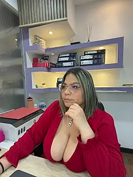 isabella horney  online show from May 31, 2026, 6:20 pm
