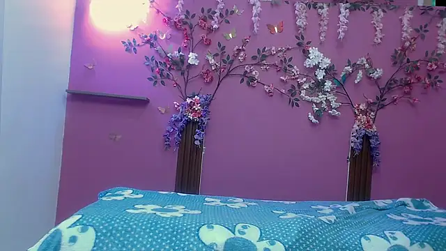 skinnybarbie022 online show from September 27, 2025, 1:32 am