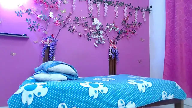 skinnybarbie022 online show from April 30, 2026, 12:28 am