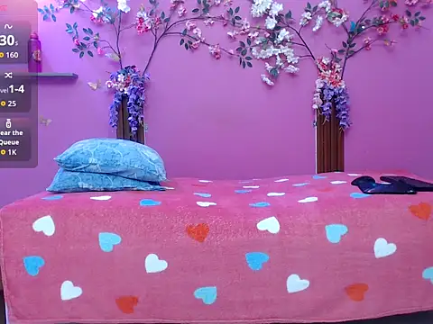 skinnybarbie022 online show from June 15, 2026, 1:08 am