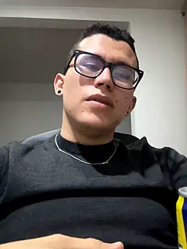 Snapshot of Kurtxxx22 chatting on October 30, 2025, 4:58 am Kurtxxx22 online show from October 30, 2025, 4:58 am